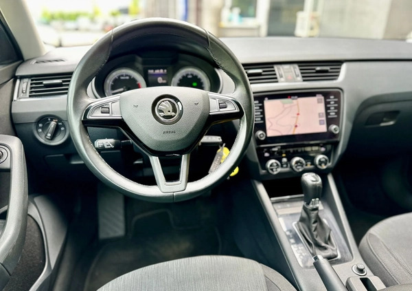 Skoda Octavia cena 69900 przebieg: 164800, rok produkcji 2019 z Tuchów małe 352